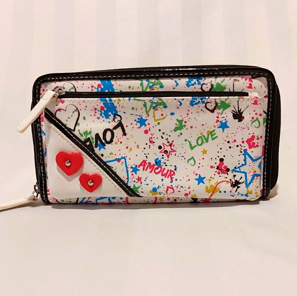 LOVE AMOUR WALLET IN NWOT CONDITION